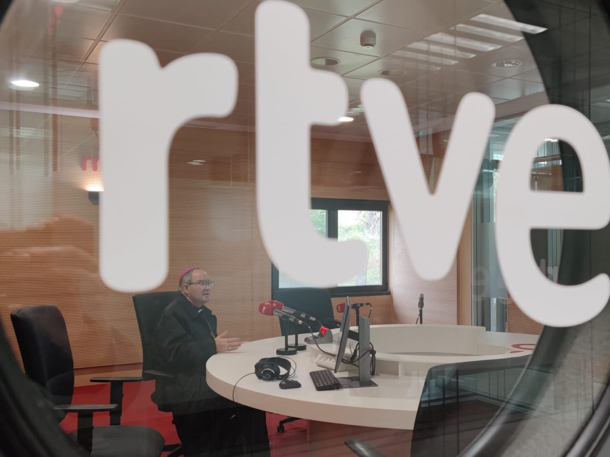 Entrevista a Mons. Francisco Cerro en Radio Nacional - Archidiócesis de ...