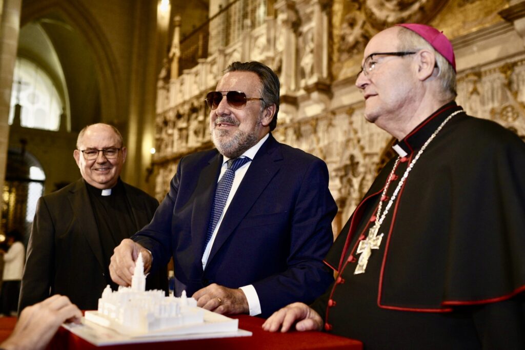 ONCE" y "Primatialis Sedes Toletana" unidos en la plena accesibilidad al  Templo Primado - Archidiócesis de Toledo